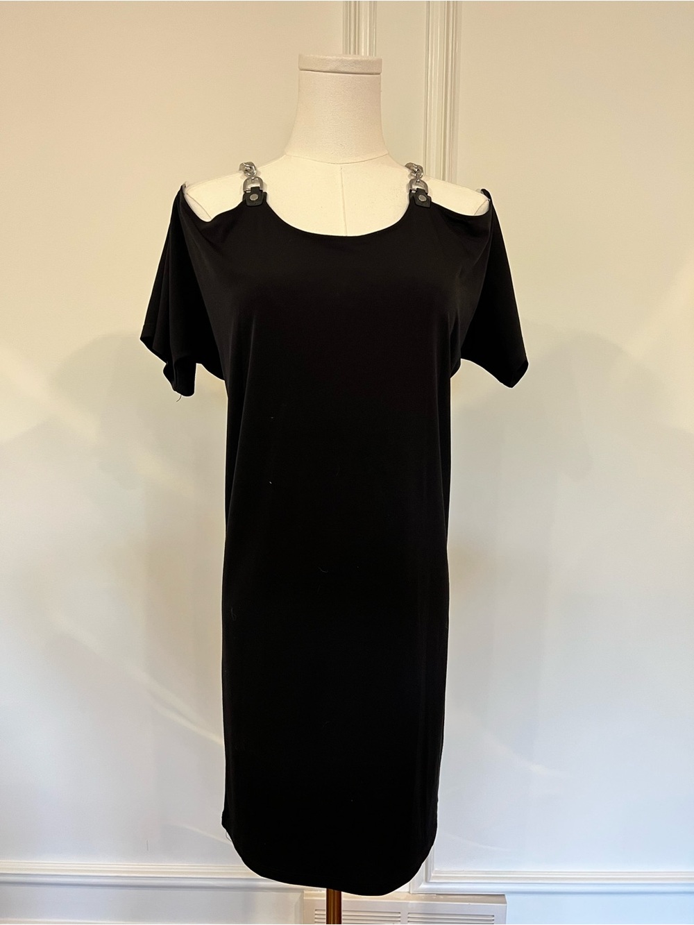 Michael Kors Black Cold Shoulder T-Shirt Dress Silver Chain Straps Mini‎ Sz XS
